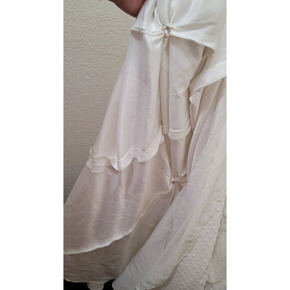 Galina plus size wedding dress Halter Neck  With Bow Back & Polka Dot Texture Si - Picture 6 of 14